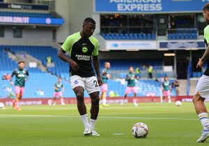 Moisés Caicedo à l’échauffement avec Brighton